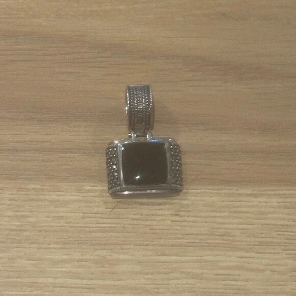 Vintage Sterling Silver Pendant w/ Domed Black Onyx Stone - Picture 2 of 5